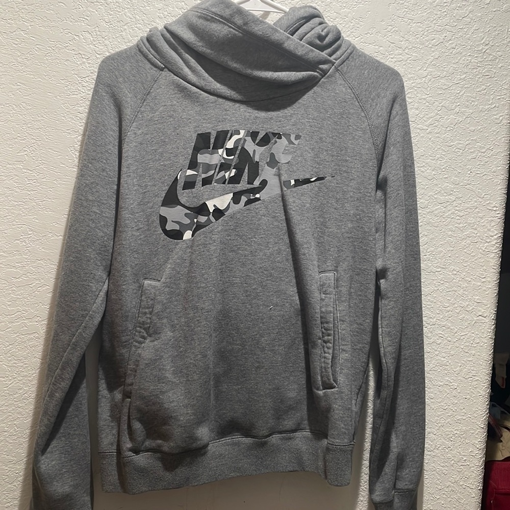 Nike women sweater hoodie size medium